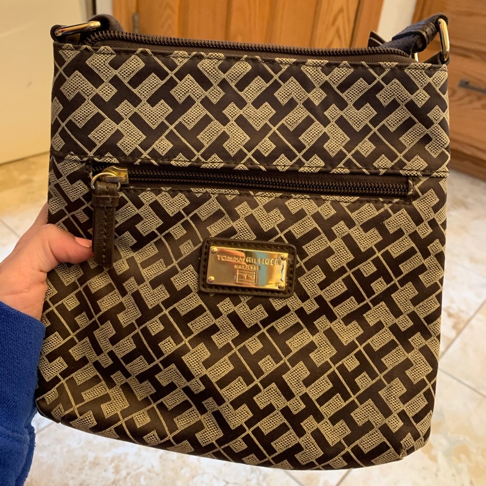 TOMMY SHOULDER PURSE
